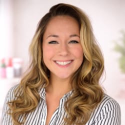 alyxs-headshot-square Alyx Richards